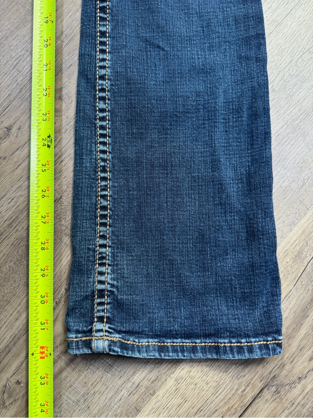 Shyanne Women's Medium Blue Bootcut Denim Jeans - Size 28W x 36L - Picture 3 of 16